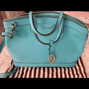 Who doesn’t love a Henri Bendel ?